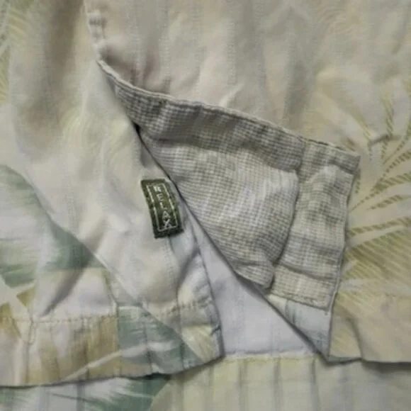 Tommy Bahama 100% Silk Short Sleeve Camp Shirt – Size Small - Picture 14 of 16